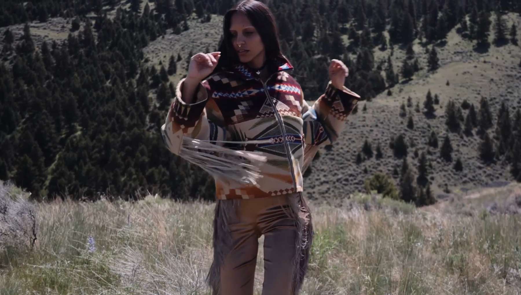Mystic Lakes Fringe Cropped Archer